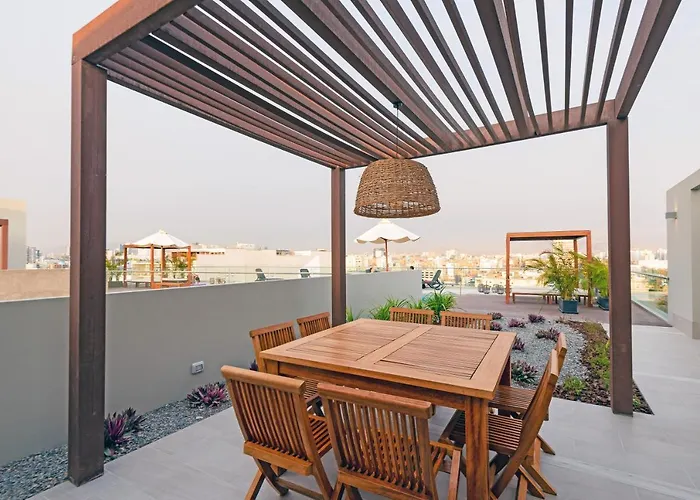 ✶ Maras Residence ✶ Luxury Rooftop Pool & Grill