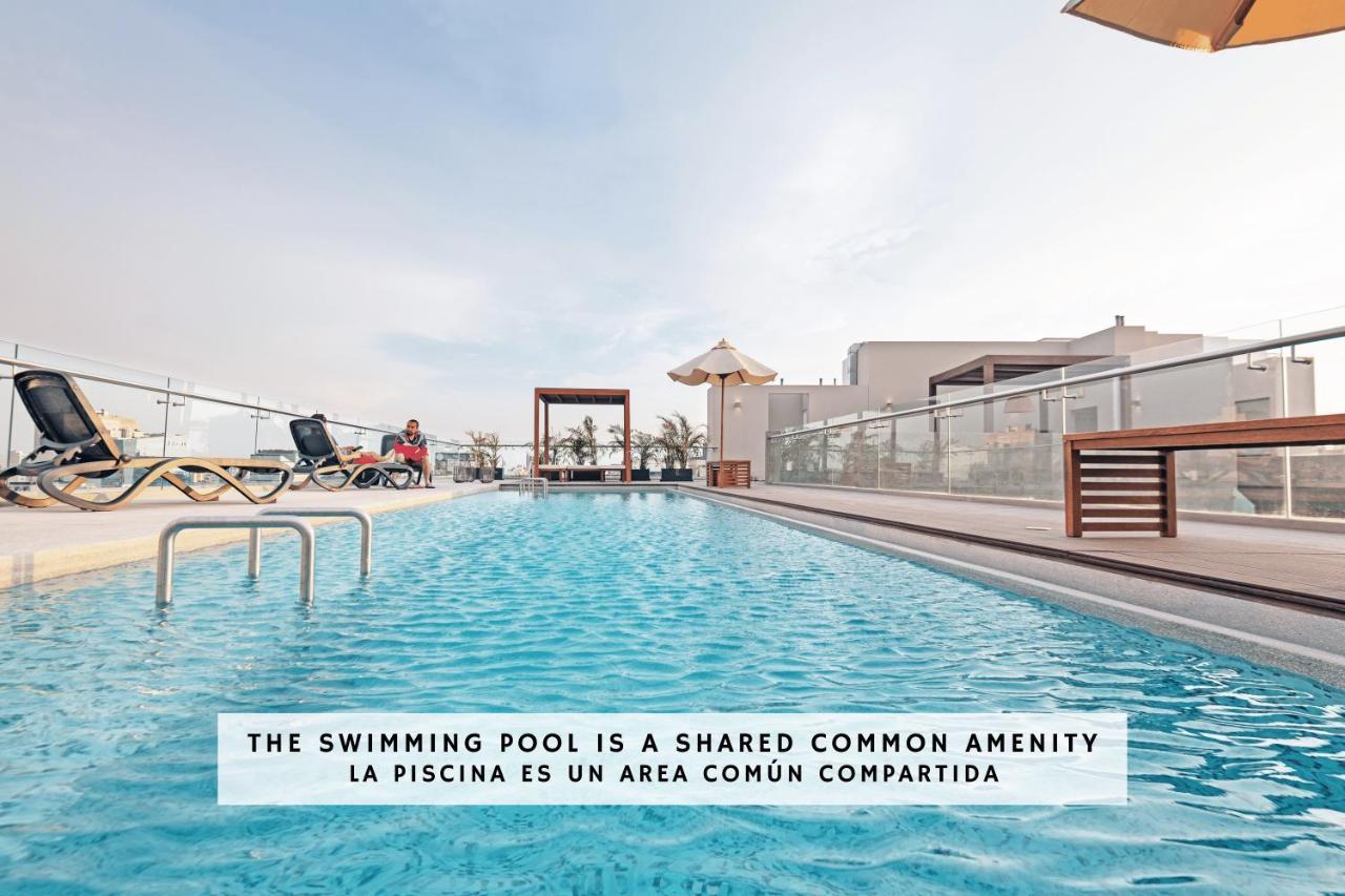 ✶ Maras ✶ Luxury Rooftop Pool & Grill