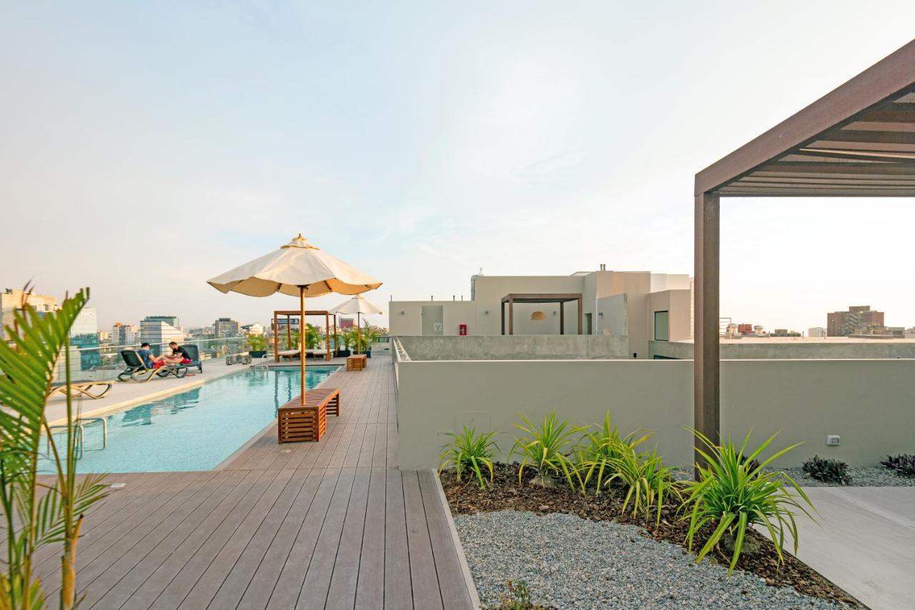✶ Maras ✶ Luxury Rooftop Pool & Grill * Lima